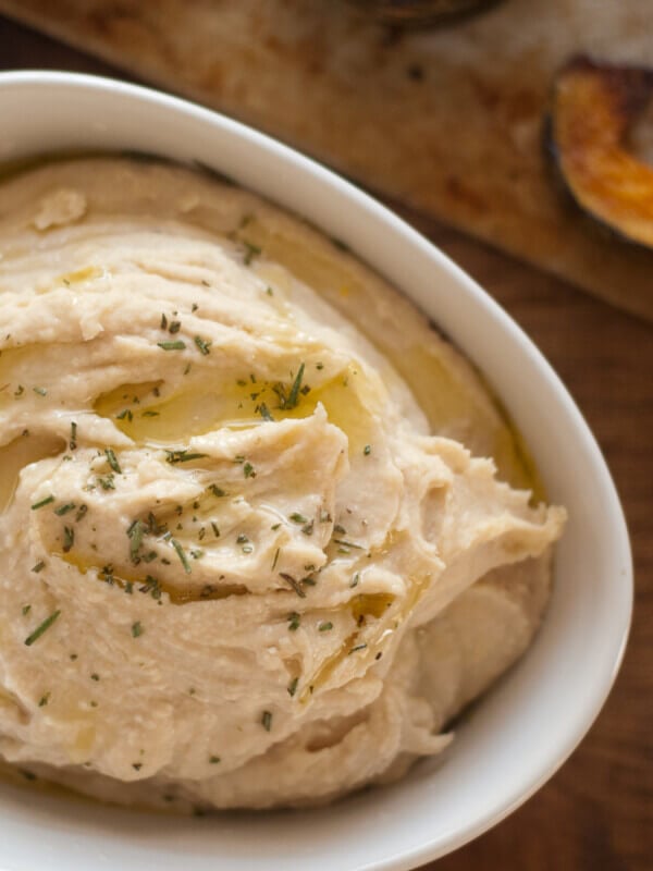 roasted garlic and white bean hummus