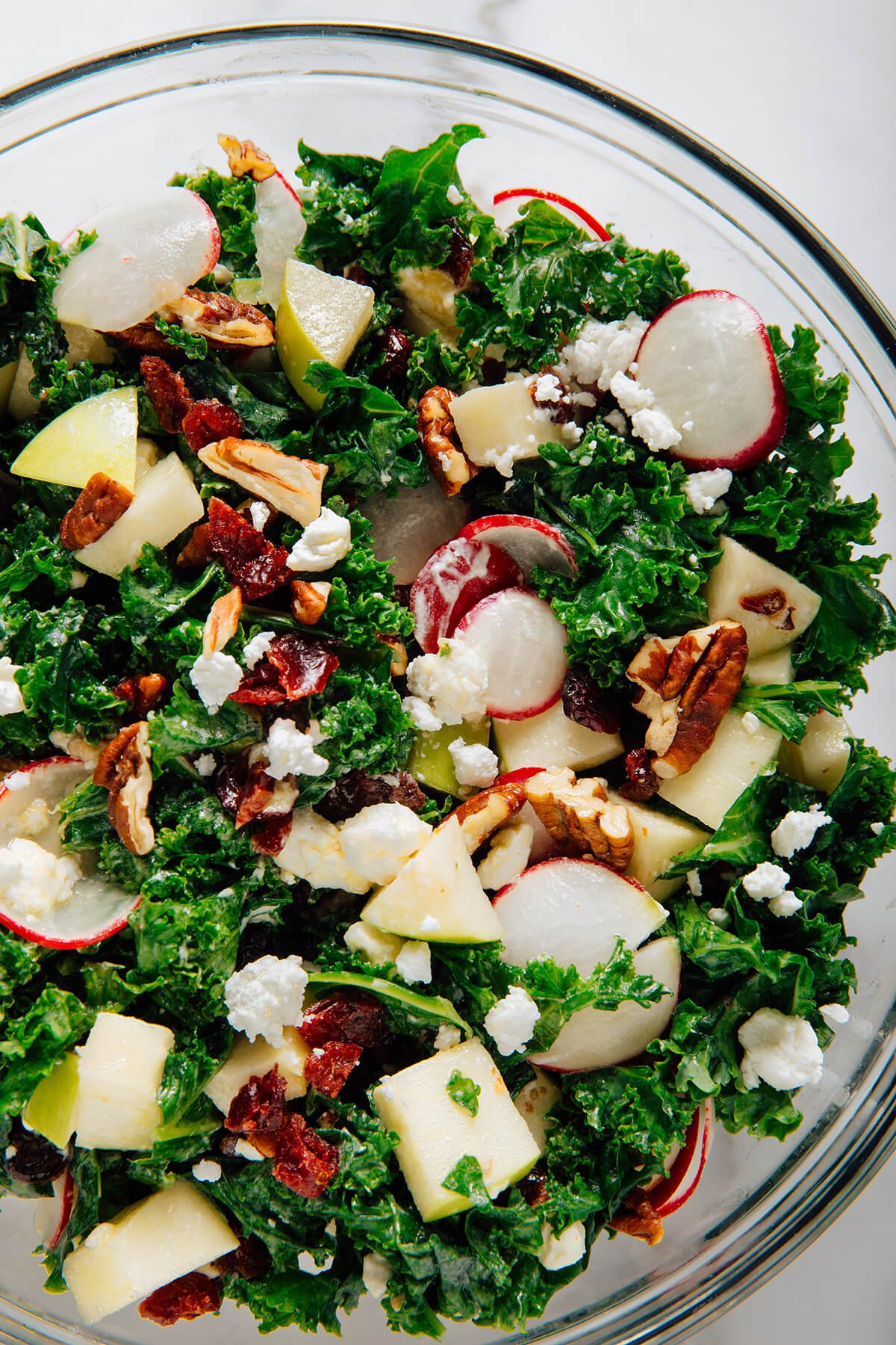 kale salad with apple