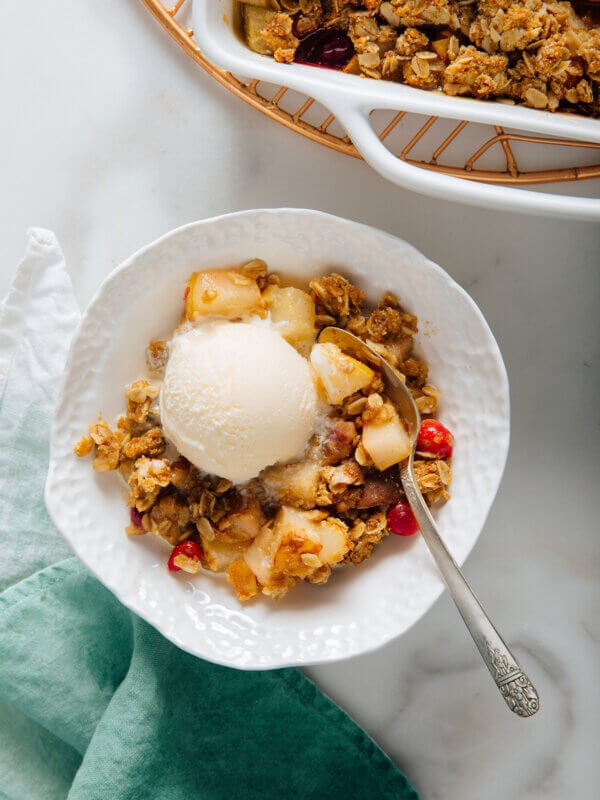 pear crisp with ice cream