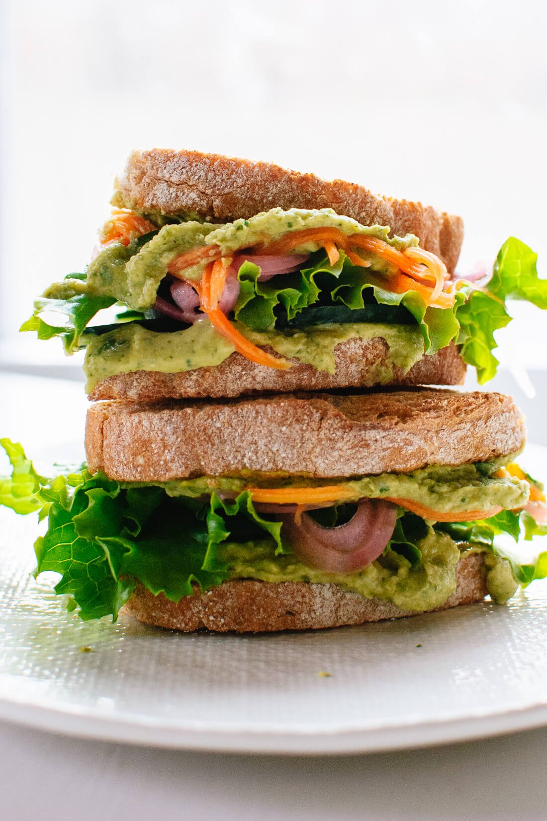 Quick and easy hummus sandwich recipe
