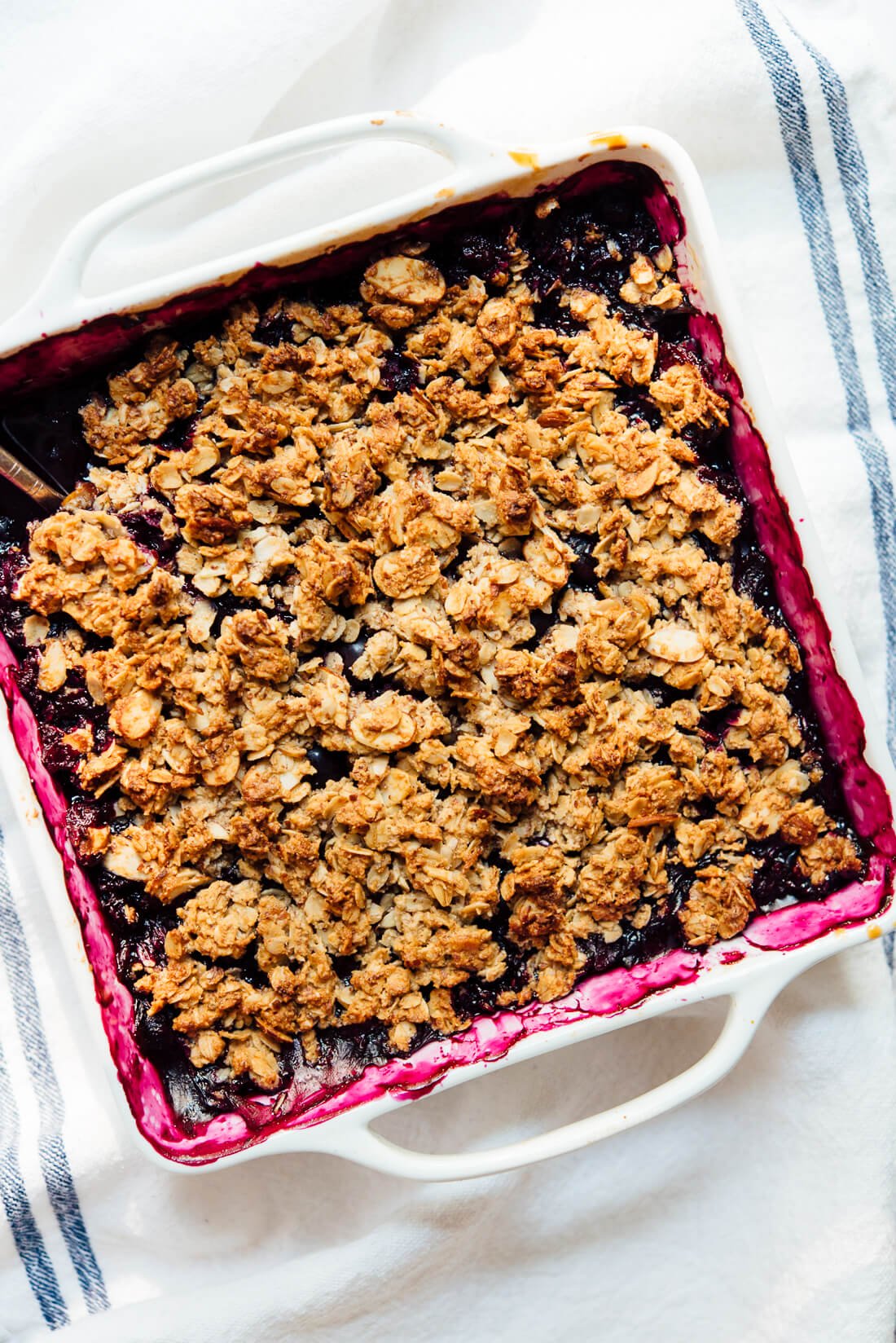 baked blueberry crisp